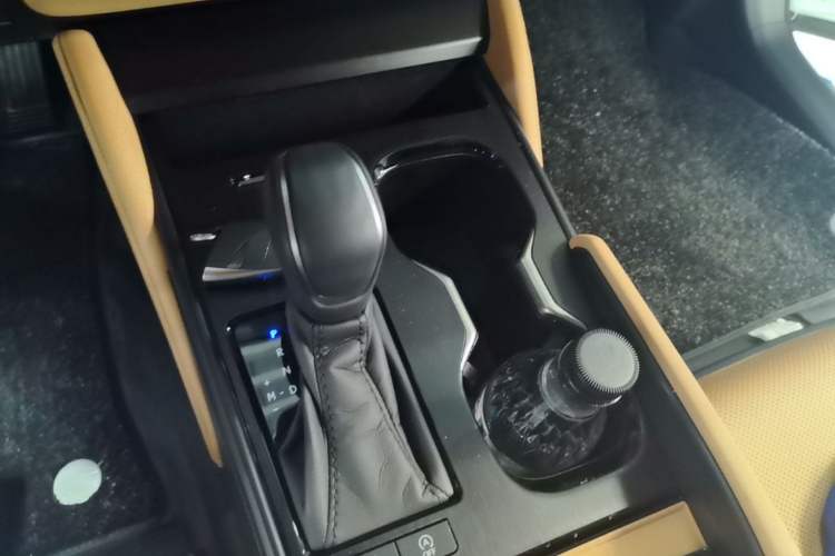 Used Lexus ES 2025 200 Premium Edition Gear Lever