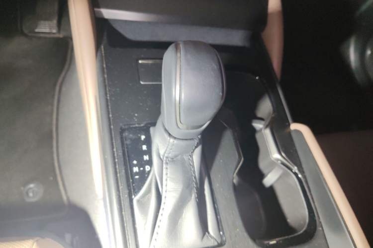 Used Lexus ES 2025 200 Premium Edition Gear Lever