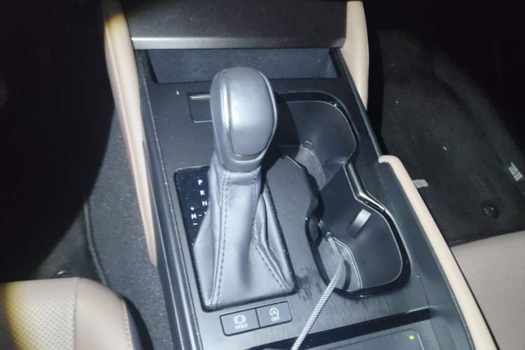 Used Lexus ES 2025 200 Premium Edition Gear Lever