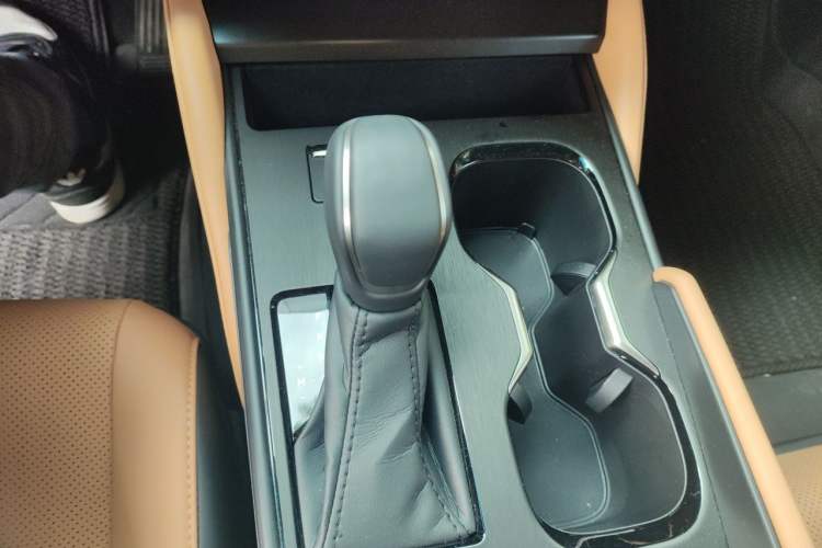 Used Lexus ES 2025 200 Premium Edition Gear Lever