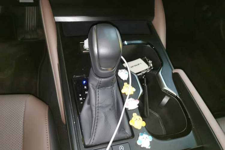 Used Lexus ES 2025 200 Premium Edition Gear Lever