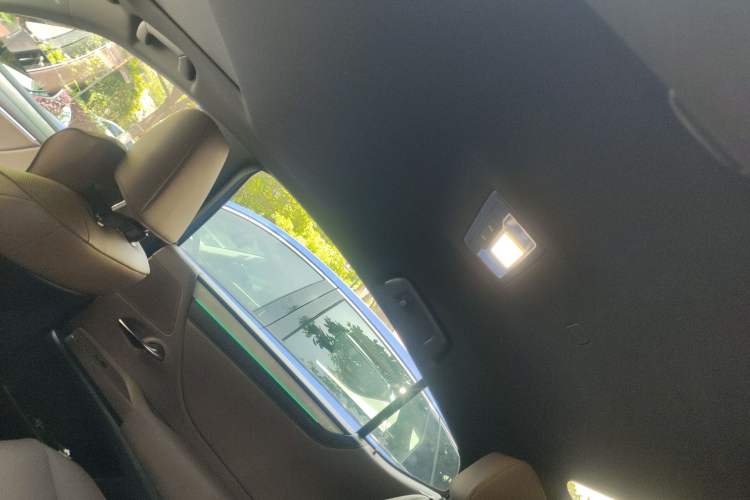 Used Lexus ES 2025 200 Premium Edition Headliner