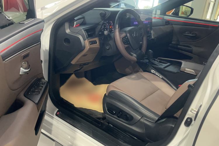 Used Lexus ES 2025 200 Premium Edition Interior 1