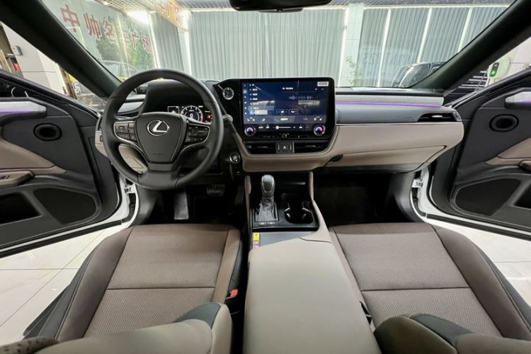 Used Lexus ES 2025 200 Premium Edition Interior 1