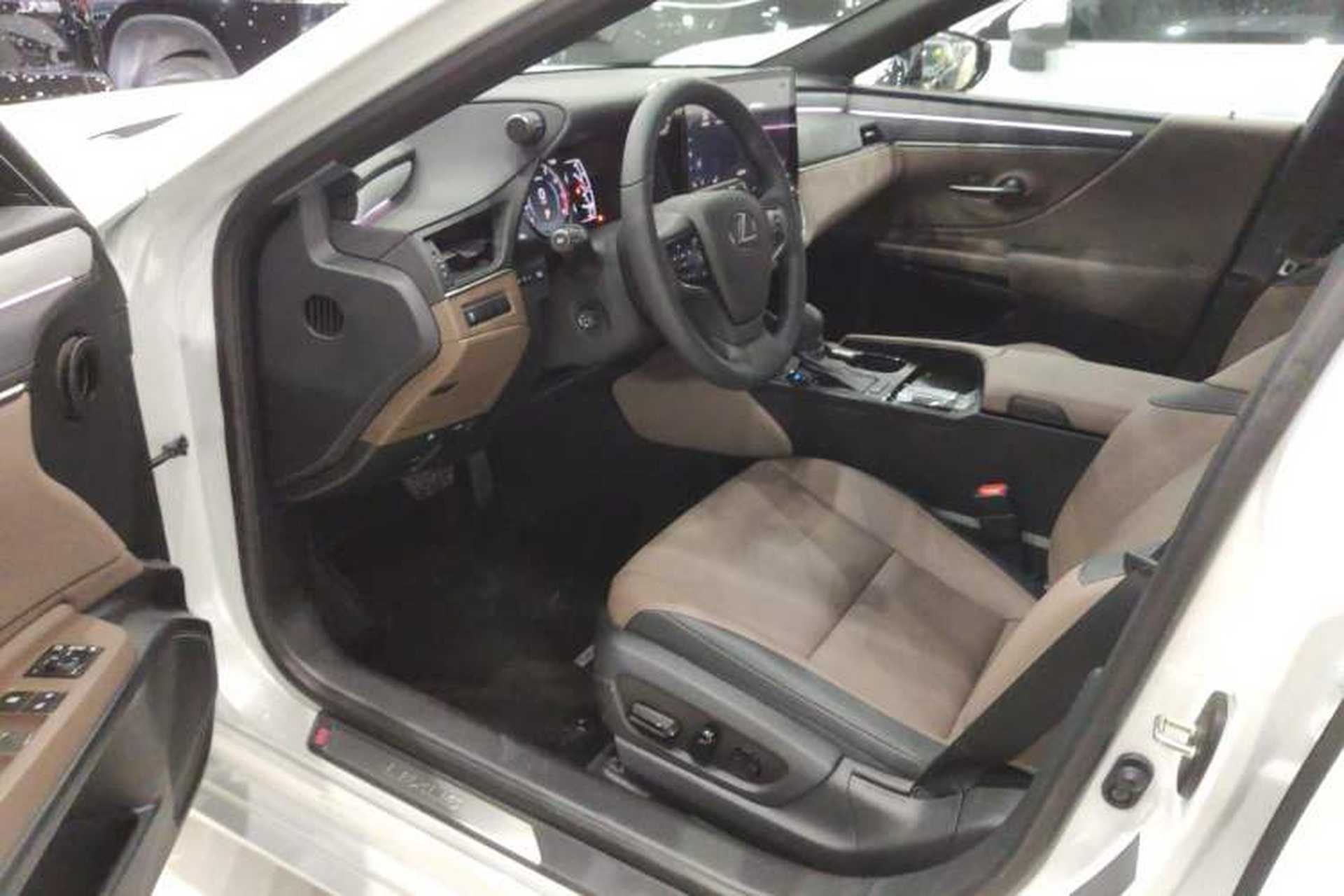 Used Lexus ES 2025 200 Premium Edition Interior 3