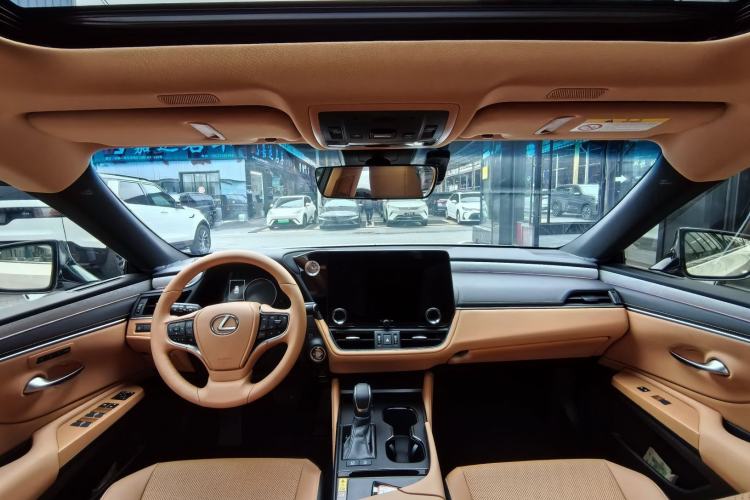 Used Lexus ES 2025 200 Premium Edition Interior 3