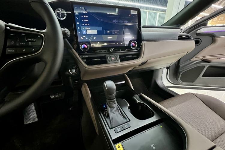 Used Lexus ES 2025 200 Premium Edition Interior 3
