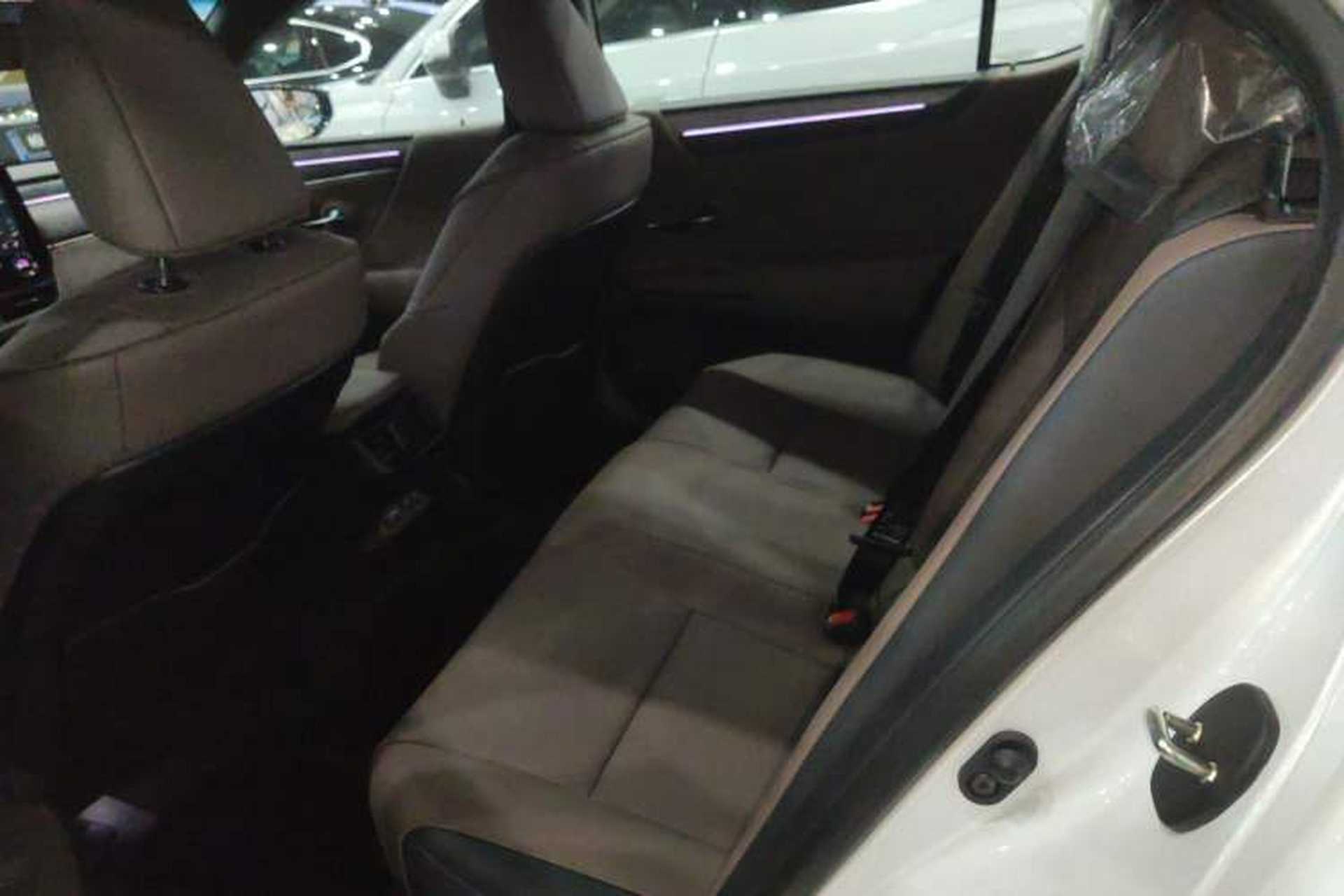 Used Lexus ES 2025 200 Premium Edition Interior 4