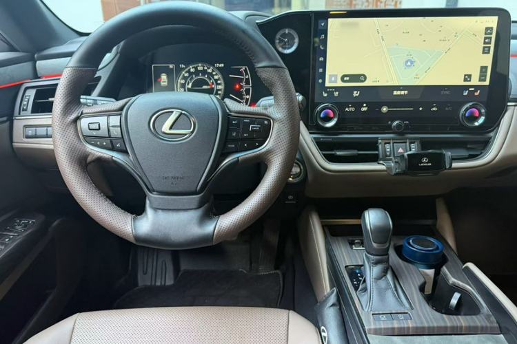 Used Lexus ES 2025 200 Premium Edition Interior 5