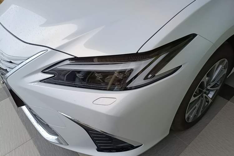 Used Lexus ES 2025 200 Premium Edition Left Front Headlight