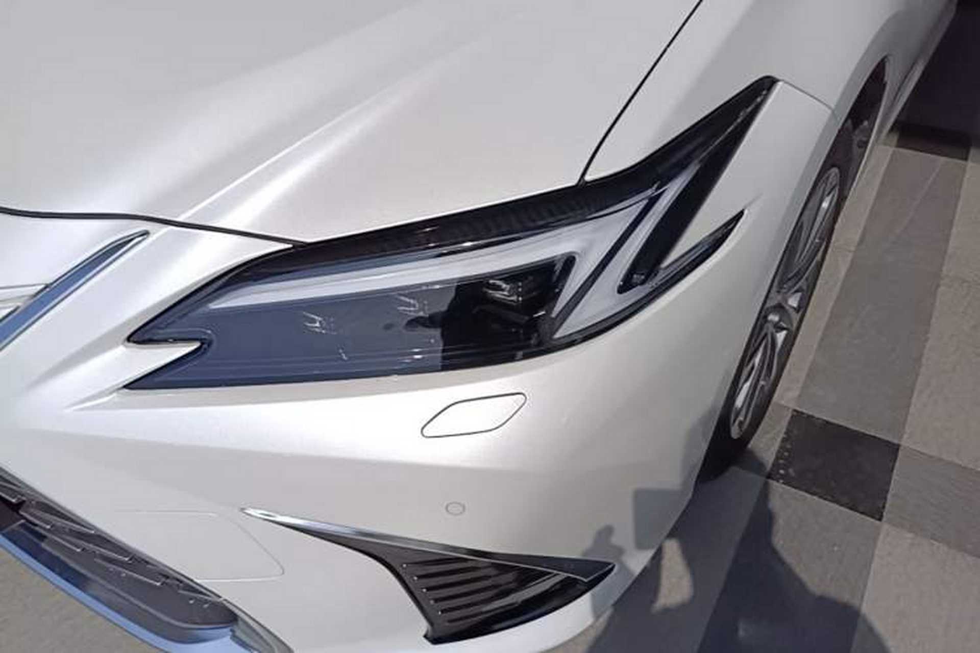 Used Lexus ES 2025 300h Deluxe Edition Left Front Headlight