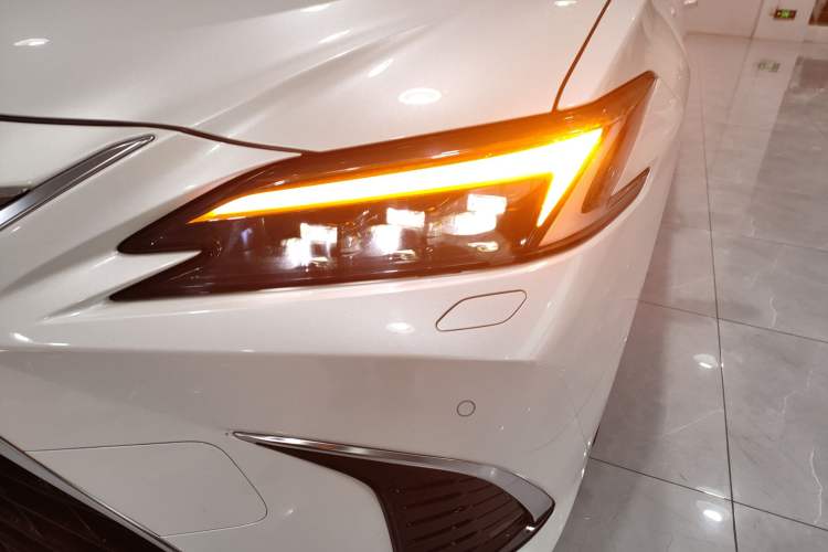 Used Lexus ES 2025 200 Premium Edition Left Front Headlight
