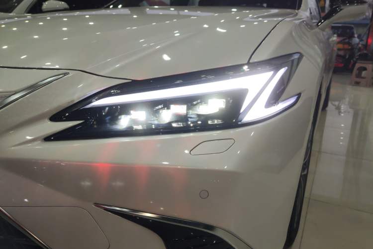 Used Lexus ES 2025 200 Premium Edition Left Front Headlight