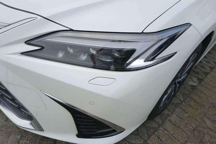Used Lexus ES 2025 200 Premium Edition Left Front Headlight
