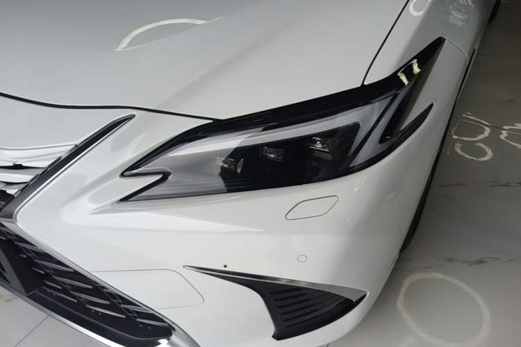 Used Lexus ES 2025 200 Premium Edition Left Front Headlight