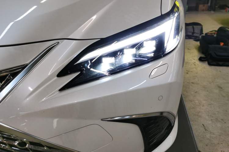 Used Lexus ES 2025 200 Premium Edition Left Front Headlight