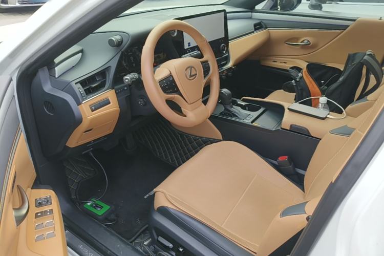Used Lexus ES 2025 200 Premium Edition Left Front Seat