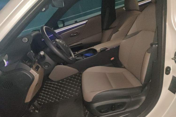 Used Lexus ES 2025 200 Premium Edition Left Front Seat