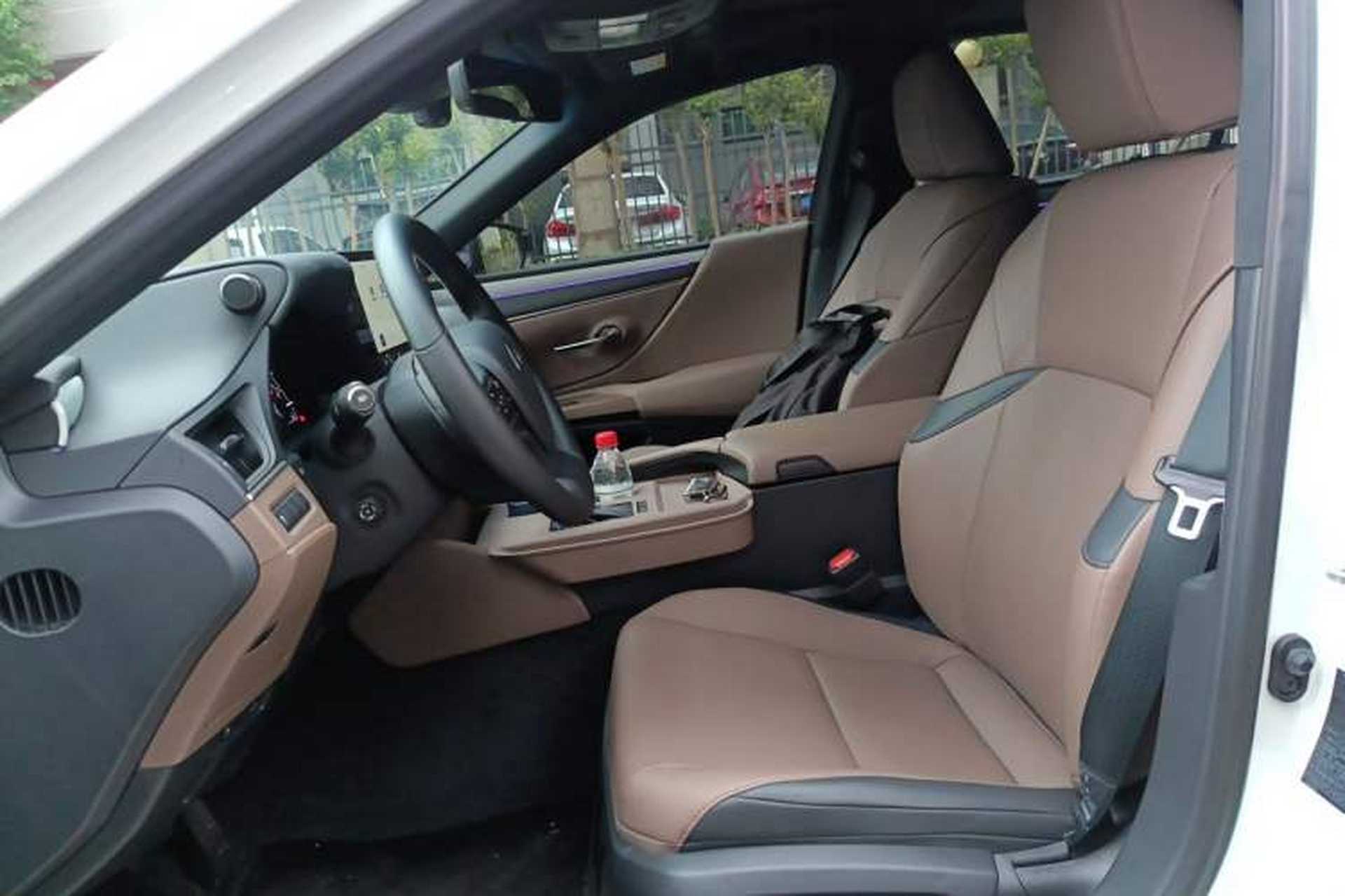 Used Lexus ES 2025 200 Premium Edition Left Front Seat