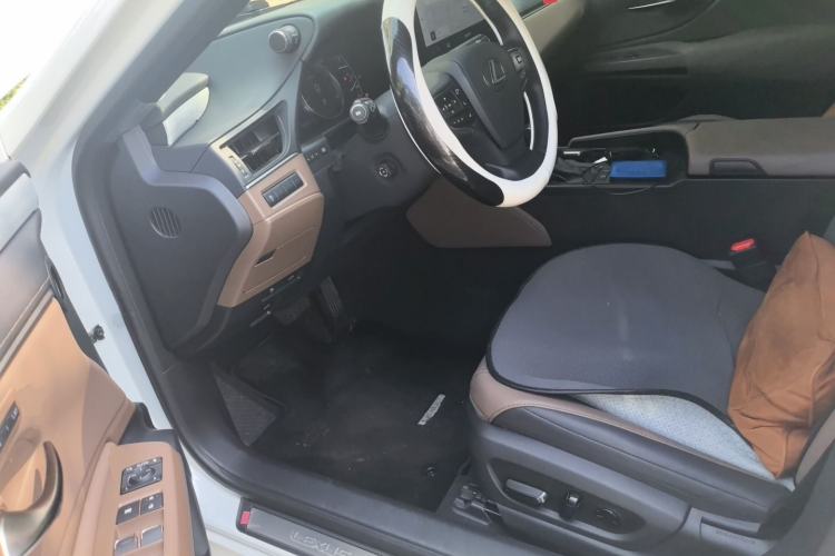 Used Lexus ES 2025 200 Premium Edition Left Front Seat