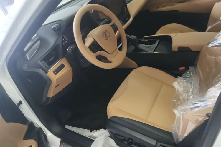 Used Lexus ES 2025 200 Premium Edition Left Front Seat