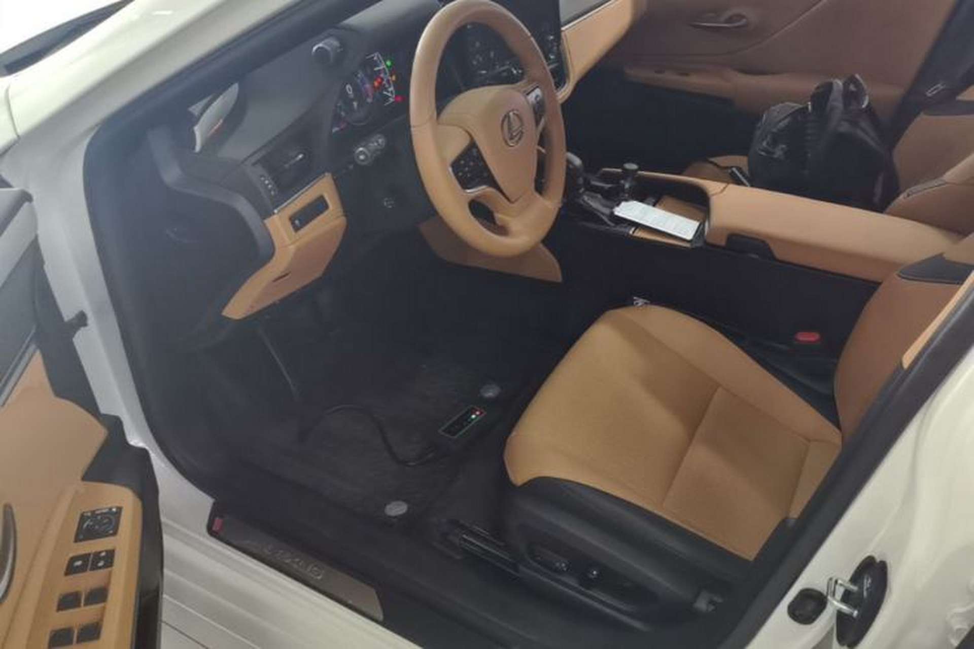 Used Lexus ES 2025 200 Premium Edition Left Front Seat