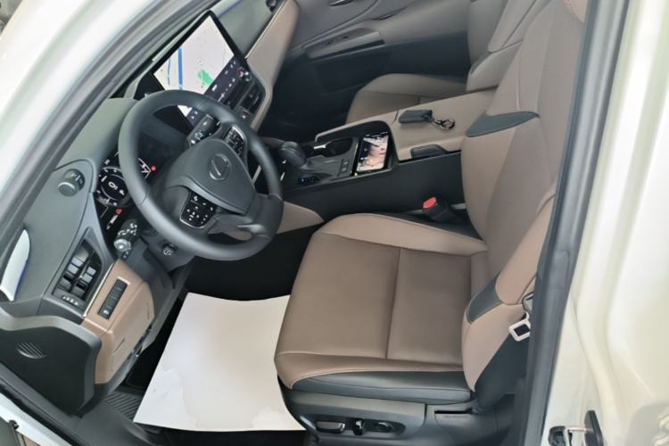 Used Lexus ES 2025 200 Premium Edition Left Front Seat