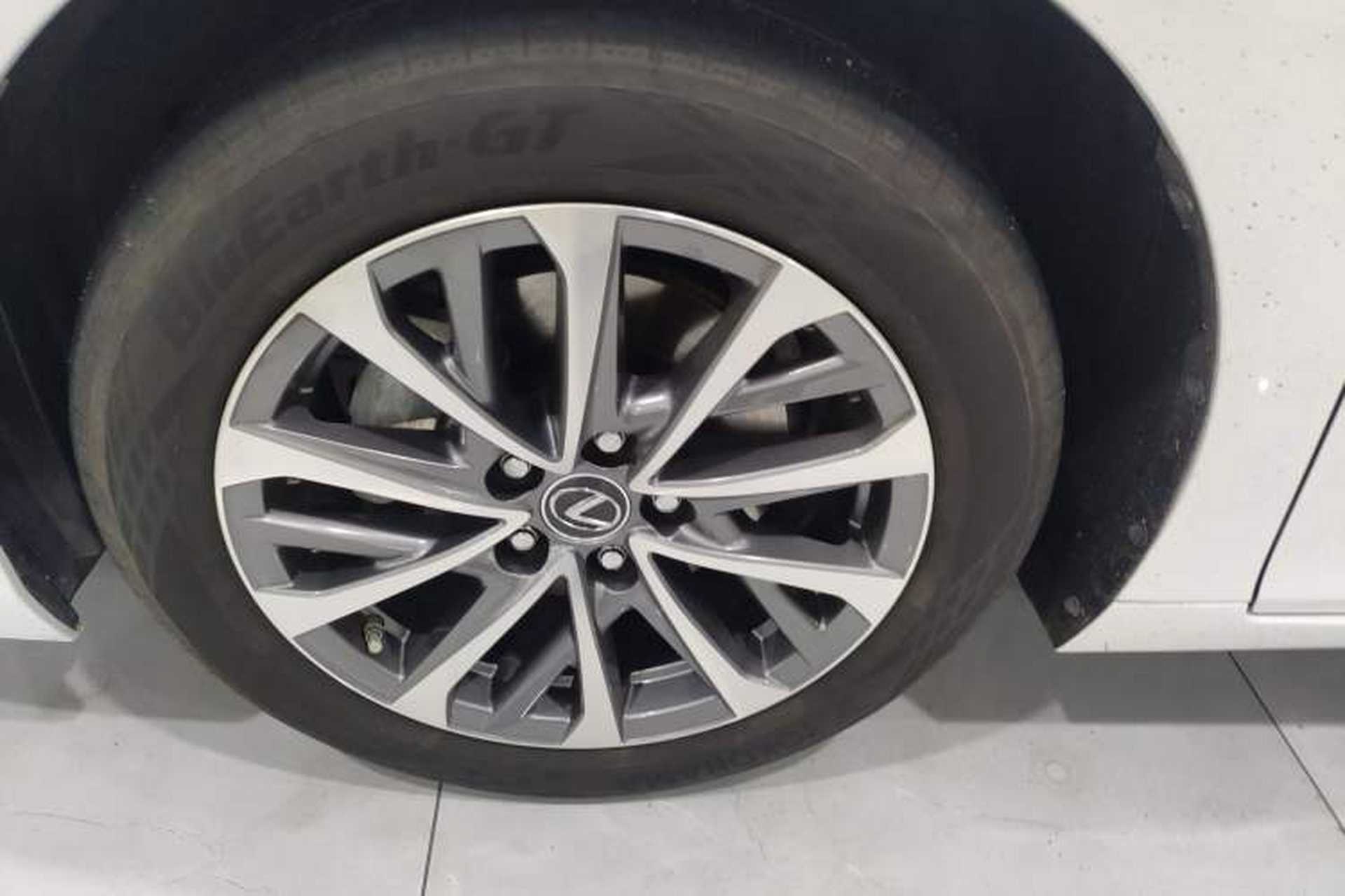 Used Lexus ES 2025 200 Premium Edition Left Front Wheel Hub