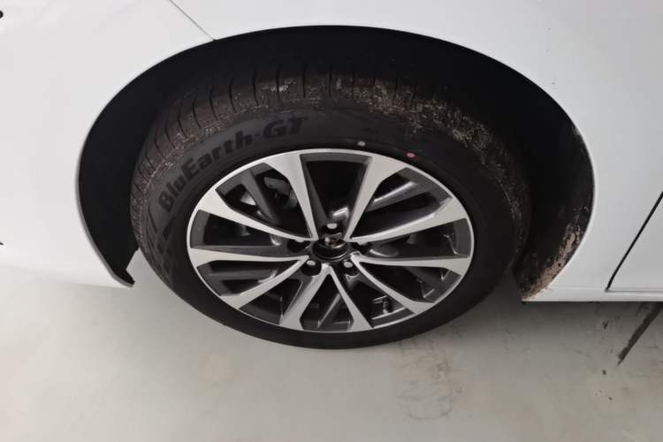 Used Lexus ES 2025 200 Premium Edition Left Front Wheel Hub