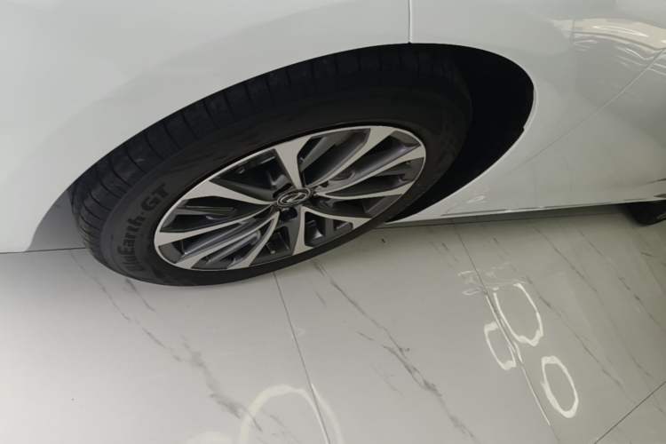 Used Lexus ES 2025 200 Premium Edition Left Front Wheel Hub