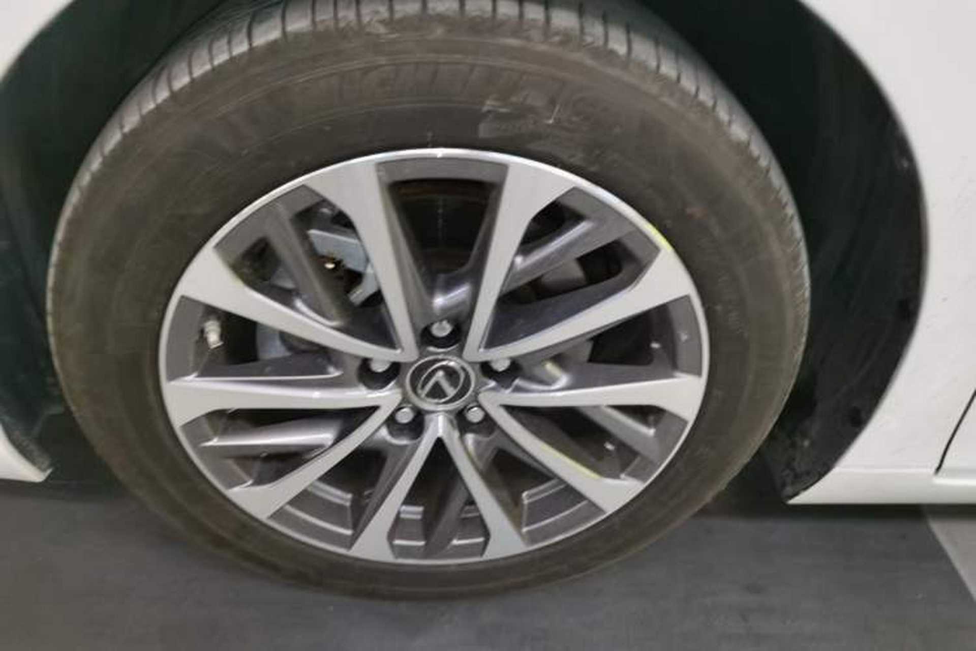 Used Lexus ES 2025 200 Premium Edition Left Front Wheel Hub