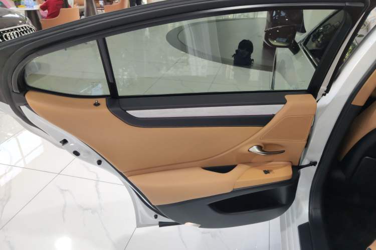Used Lexus ES 2025 200 Premium Edition Left Rear Door Interior
