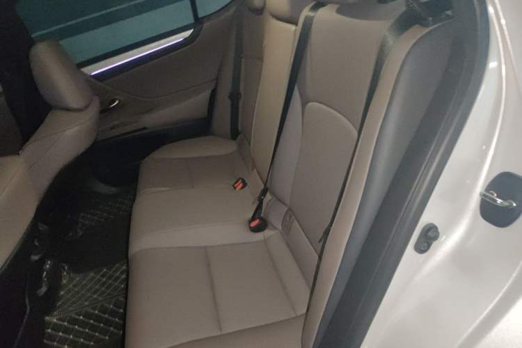 Used Lexus ES 2025 200 Premium Edition Left Rear Seat