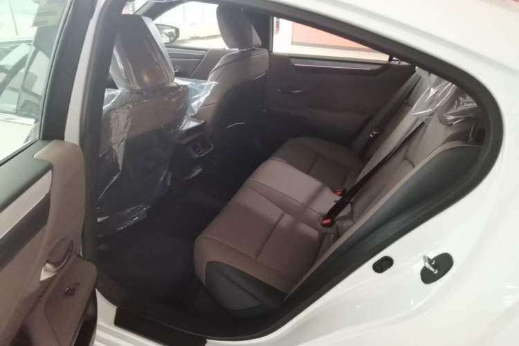 Used Lexus ES 2025 200 Premium Edition Left Rear Seat