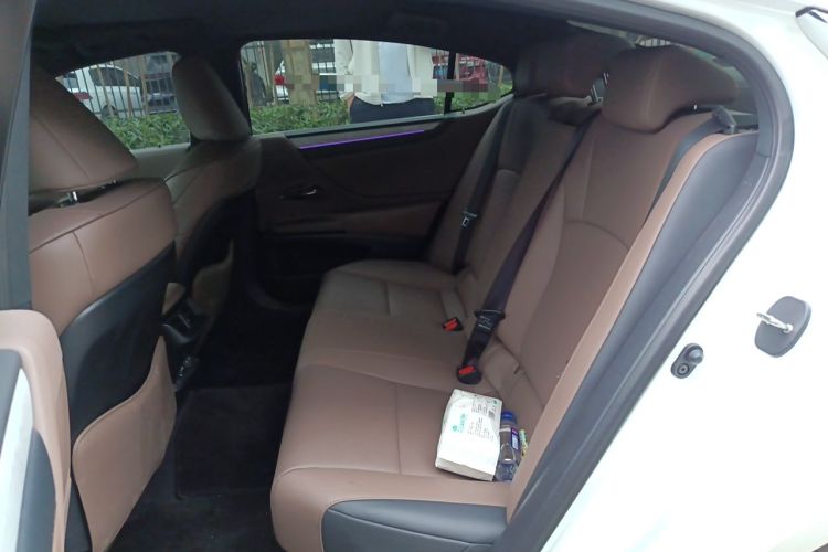 Used Lexus ES 2025 200 Premium Edition Left Rear Seat