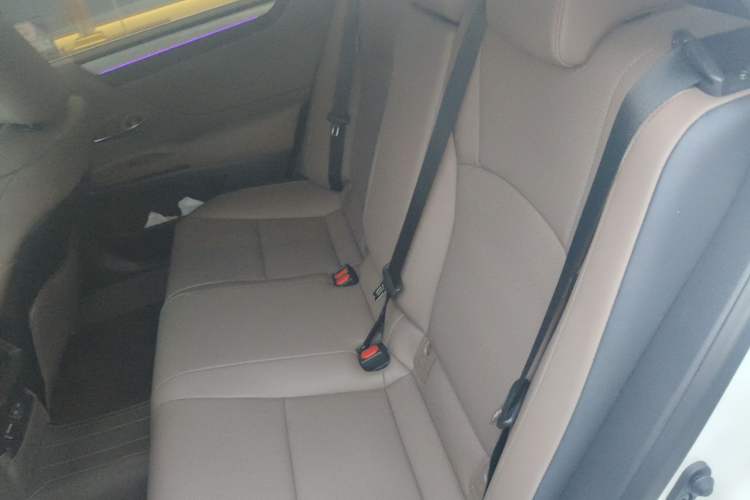 Used Lexus ES 2025 200 Premium Edition Left Rear Seat