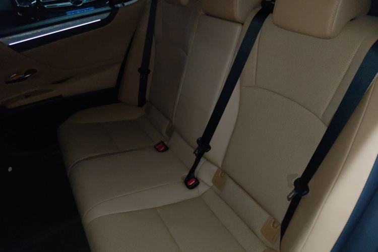Used Lexus ES 2025 200 Premium Edition Left Rear Seat