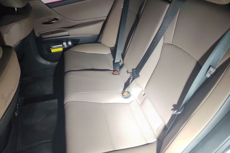 Used Lexus ES 2025 200 Premium Edition Left Rear Seat