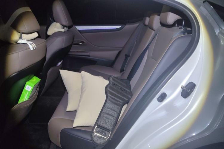 Used Lexus ES 2025 200 Premium Edition Left Rear Seat