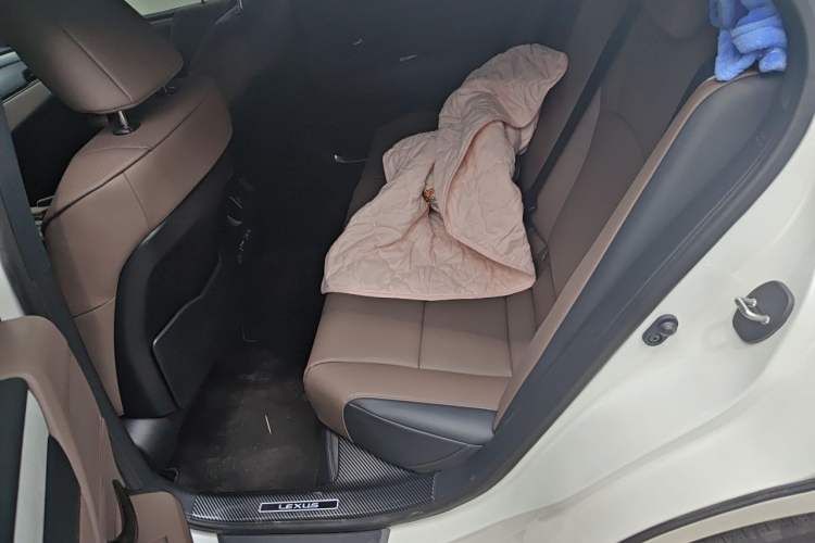 Used Lexus ES 2025 200 Premium Edition Left Rear Seat