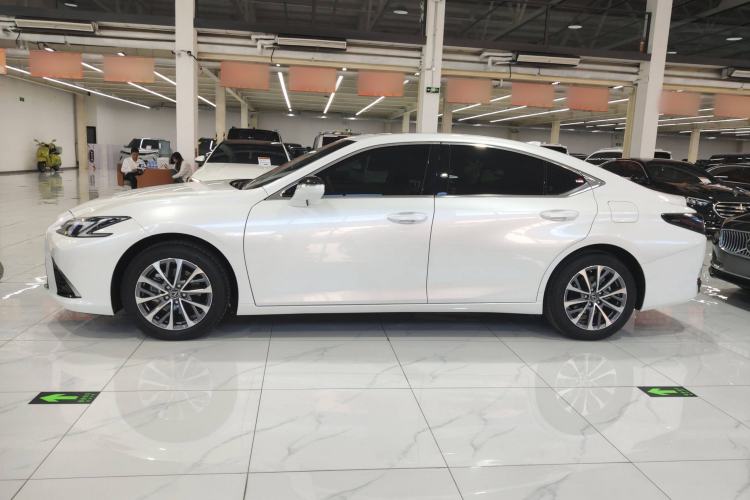 Used Lexus ES 2025 200 Premium Edition Left Side