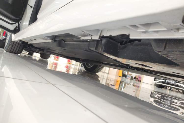 Used Lexus ES 2025 200 Premium Edition Left Side Sill
