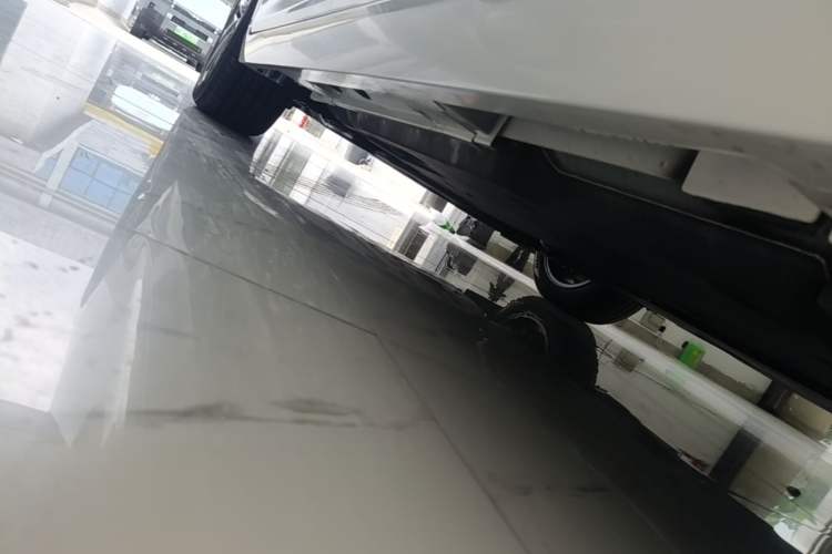 Used Lexus ES 2025 200 Premium Edition Left Side Sill