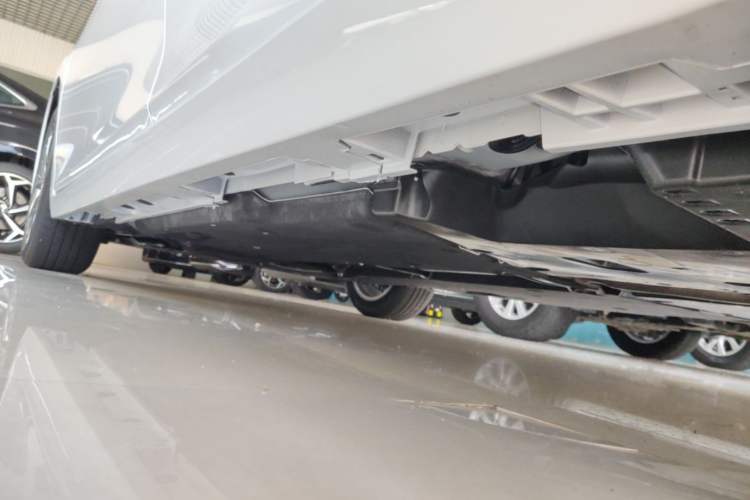 Used Lexus ES 2025 200 Premium Edition Left Side Sill