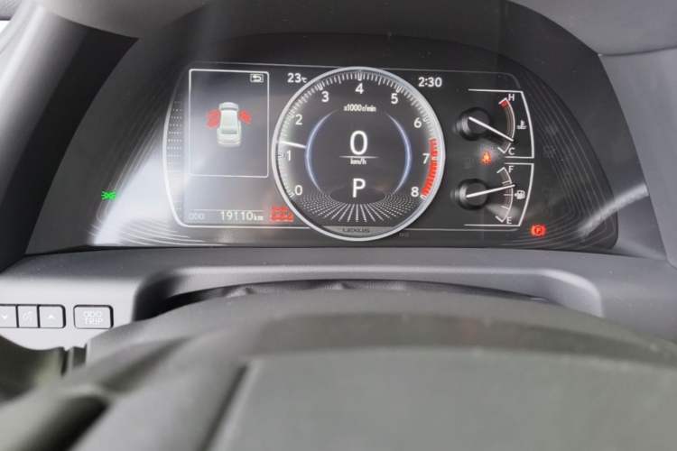 Used Lexus ES 2025 200 Premium Edition Odometer Close Up
