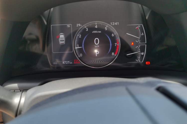 Used Lexus ES 2025 200 Premium Edition Odometer Close Up