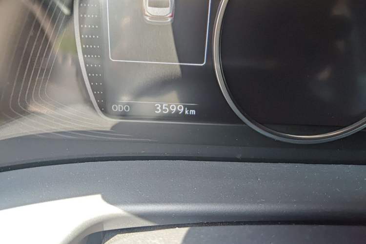 Used Lexus ES 2025 200 Premium Edition Odometer Close Up