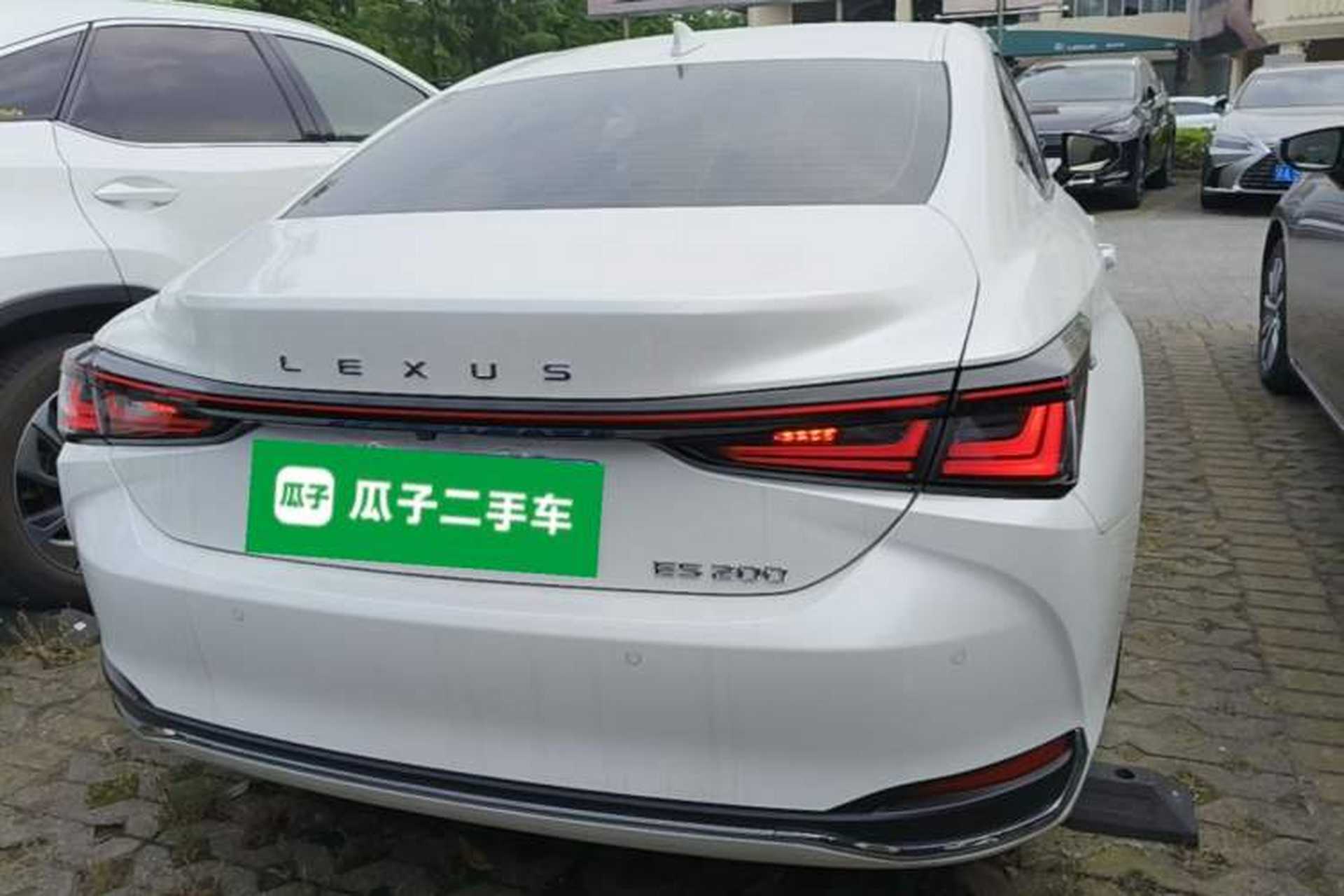 Used Lexus ES 2025 200 Premium Edition Rear