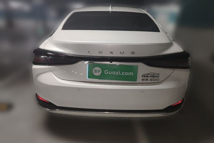 Used Lexus ES 2025 200 Premium Edition Rear