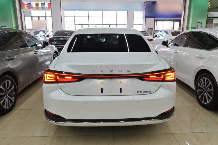 Used Lexus ES 2025 200 Premium Edition Rear